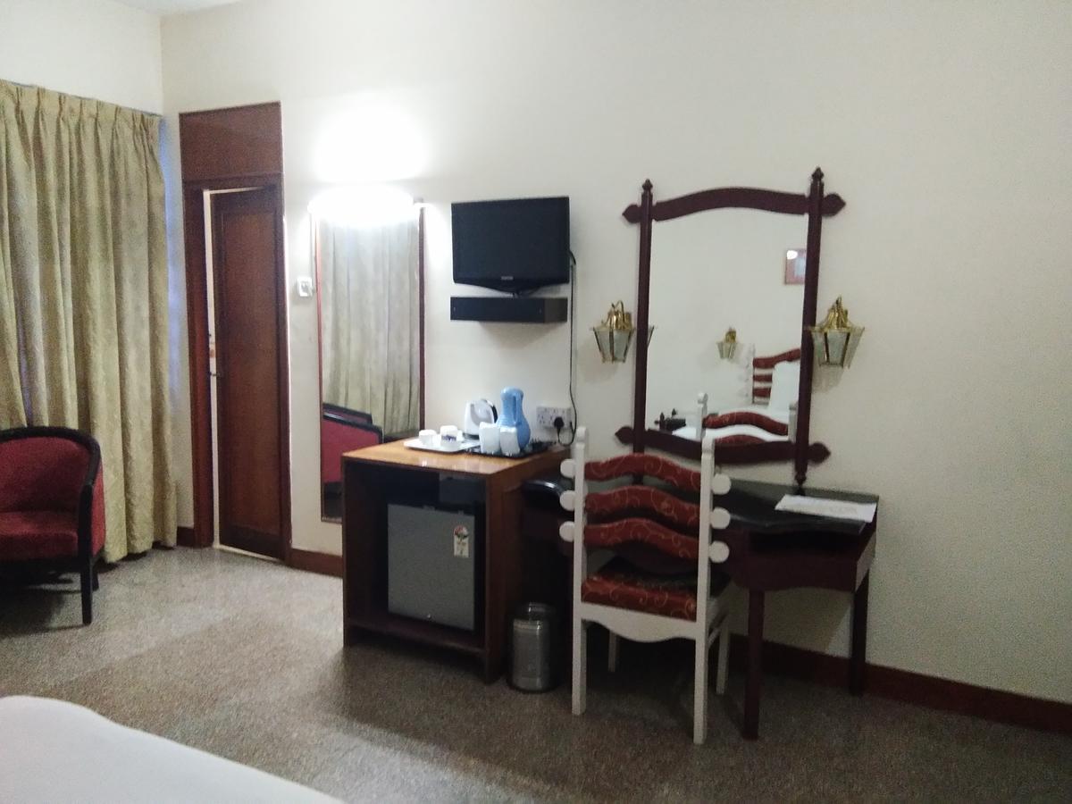 Hotel Pankaj Thiruvananthapuram Екстериор снимка