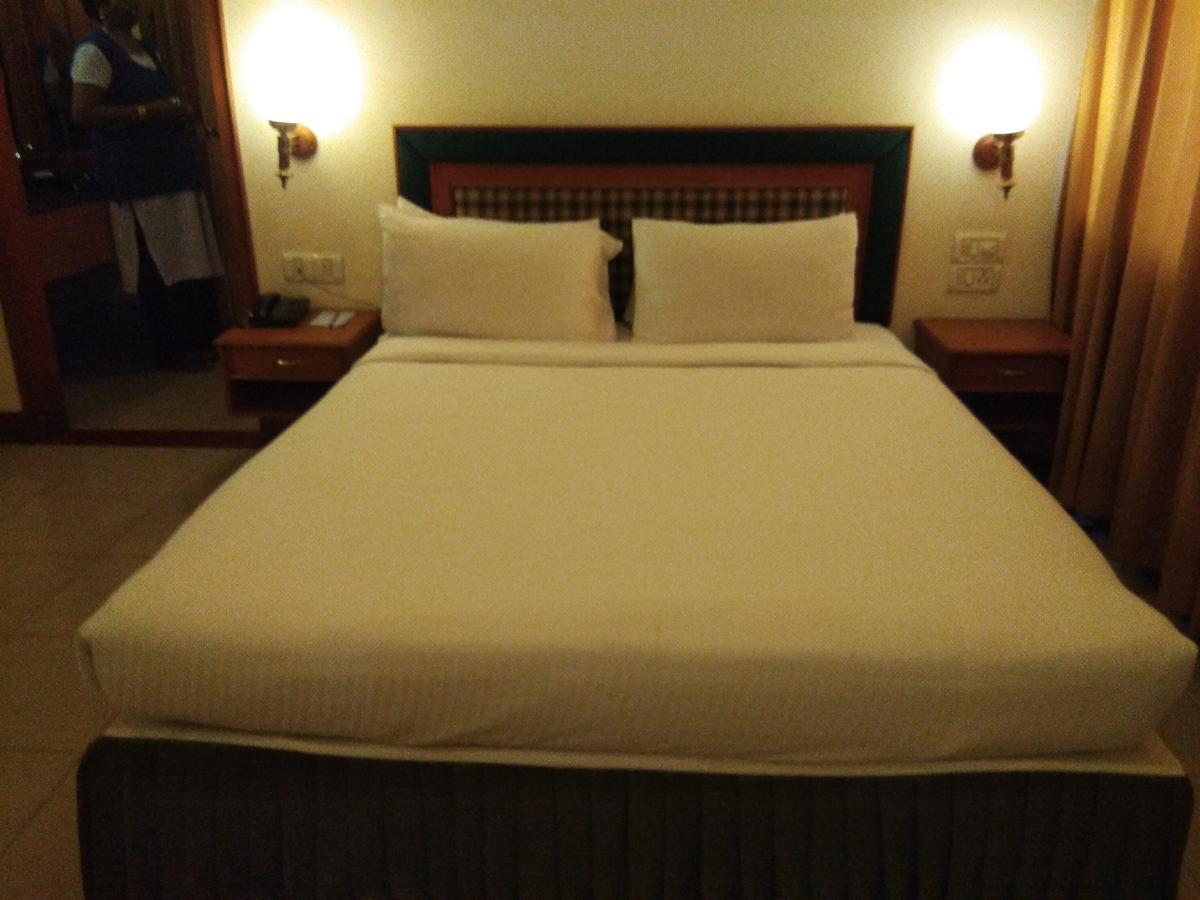 Hotel Pankaj Thiruvananthapuram Екстериор снимка