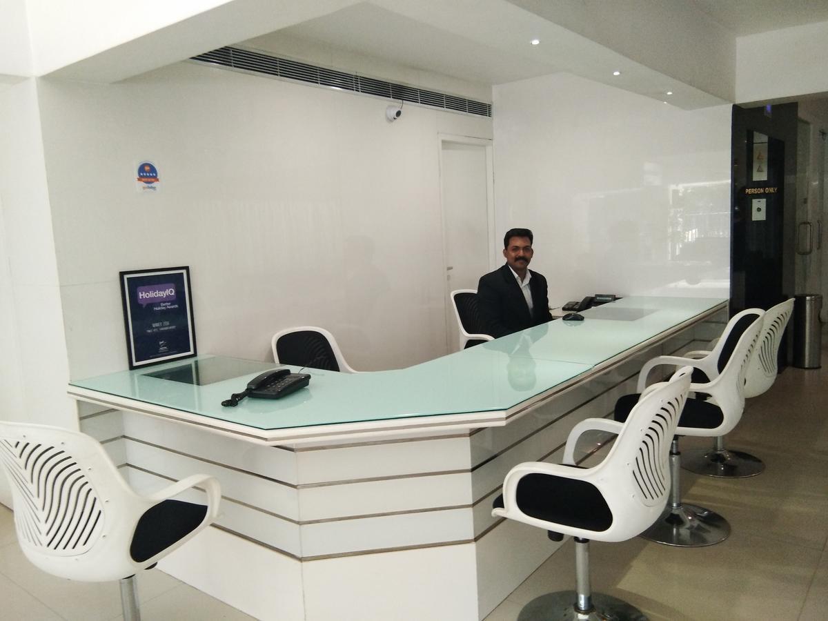 Hotel Pankaj Thiruvananthapuram Екстериор снимка