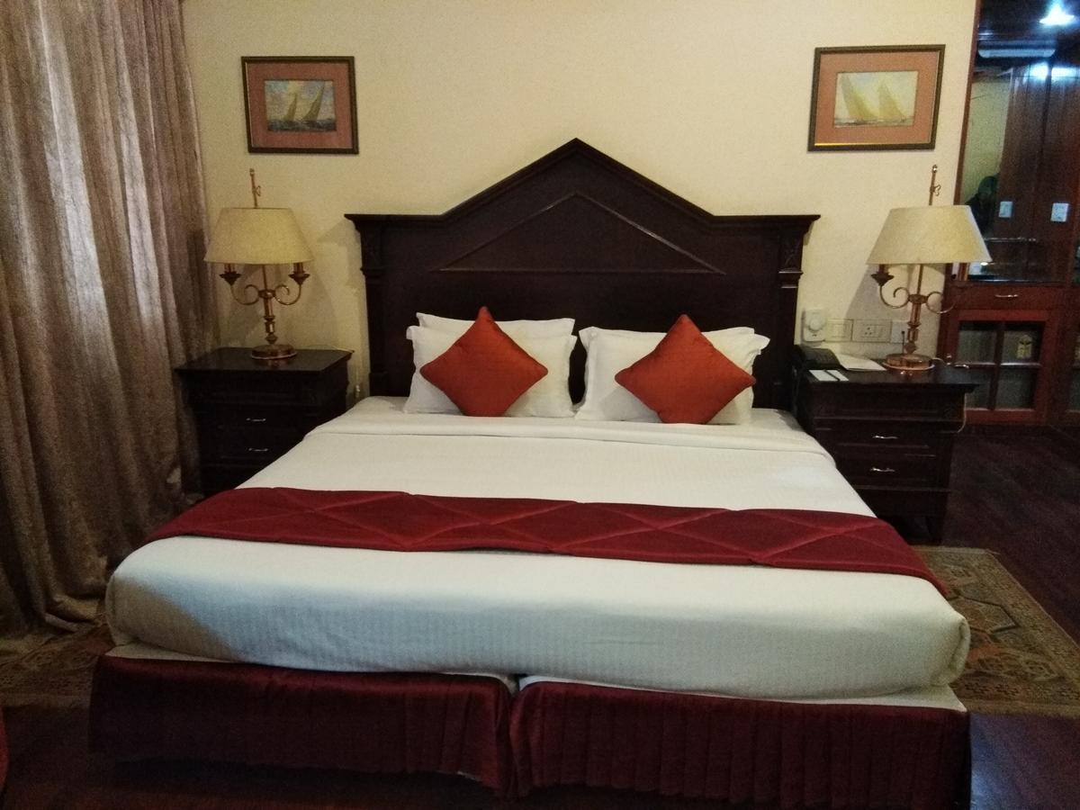 Hotel Pankaj Thiruvananthapuram Екстериор снимка