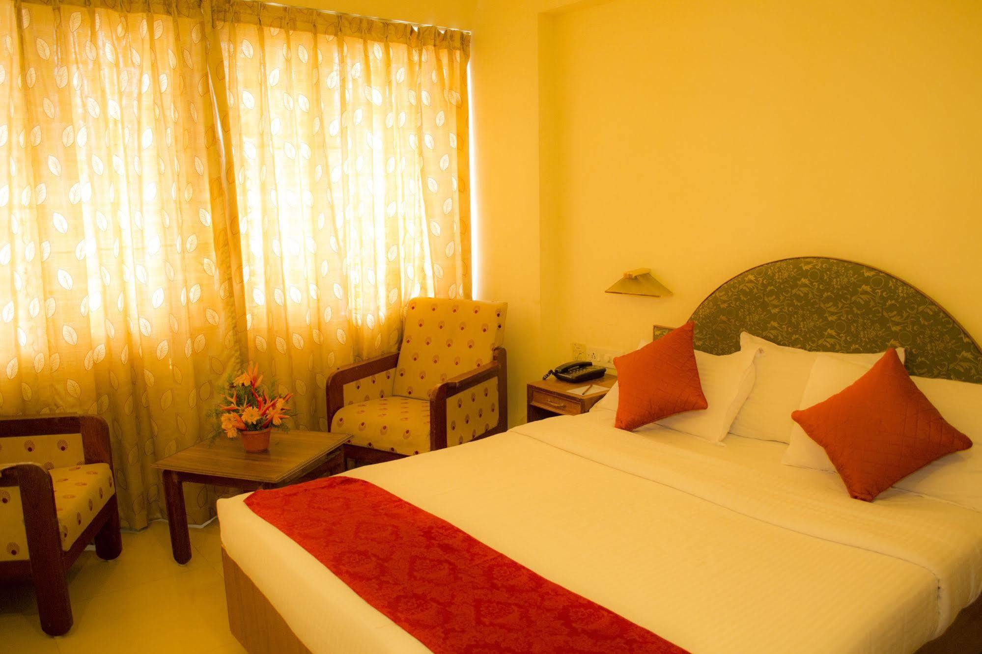Hotel Pankaj Thiruvananthapuram Екстериор снимка