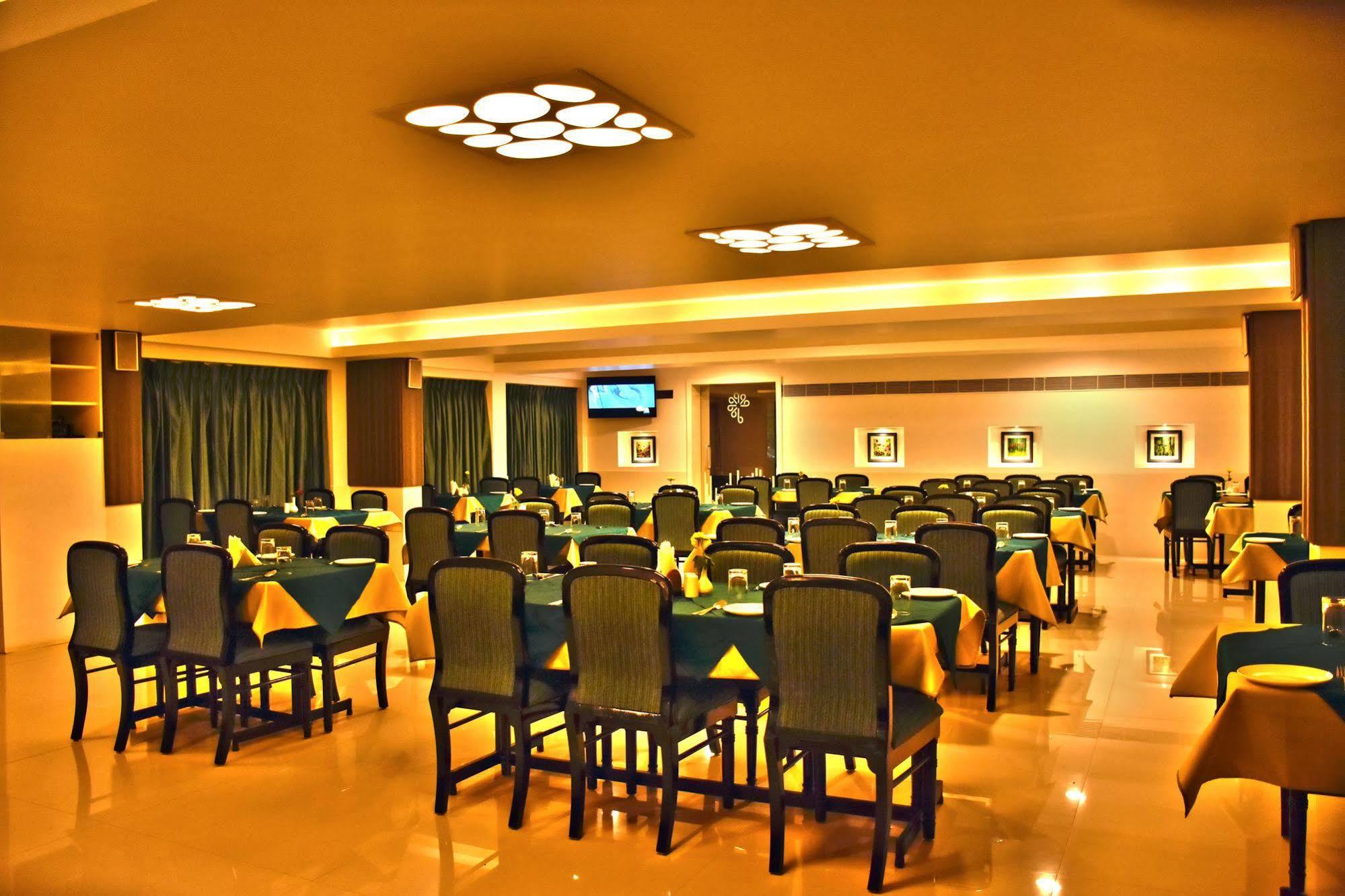 Hotel Pankaj Thiruvananthapuram Екстериор снимка